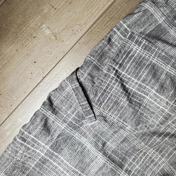 Lee Boys' Dungarees Grafton Cargo Short Gray and White Plaid Size 8 Regular - Picture 11 of 16